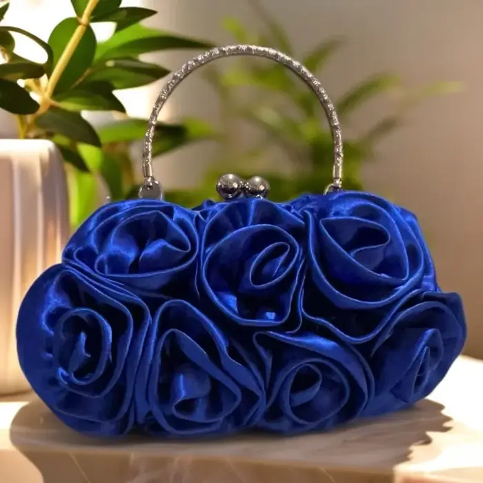 Pochette à fleurs en Satin