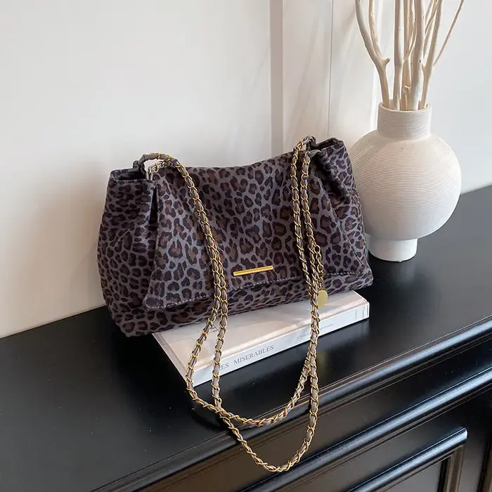 Sac à main vintage à imprimé léopard avec chaîne