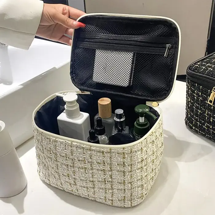 Nouvelle Trousse de Maquillage Tricotée 2026 pour Femme – Sac Cosmétique Tissé Tendance Grande Capacité