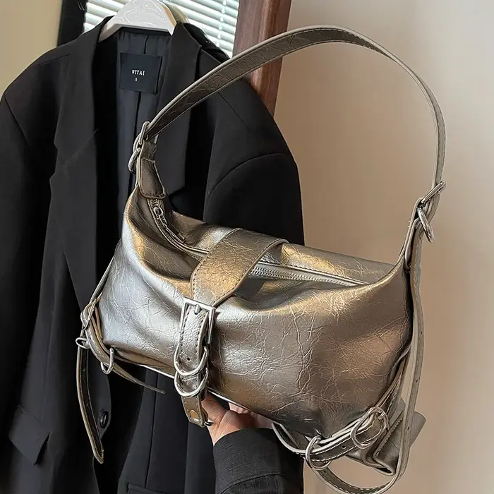 Sacs à bandoulière en cuir argenté pour femmes