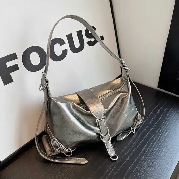 Sacs à bandoulière en cuir argenté pour femmes