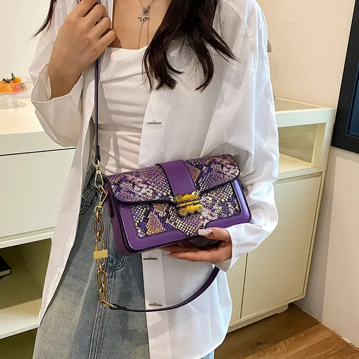 Sacs à bandoulière carrés en cuir pour femmes, sacs à main sous les bras pour dames, petits sacs à main de créateurs, sacs à bandoulière violets, marque de luxe, 2024