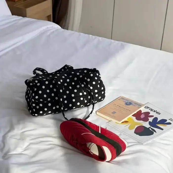 Sac polyvalent de style coréen pour femme ; Sac à main de voyage décontracté à pois en nylon noir et blanc de grande capacité