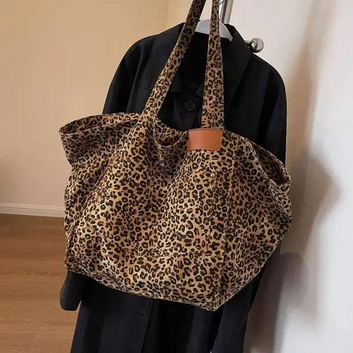 Sac fourre-tout à motif léopard