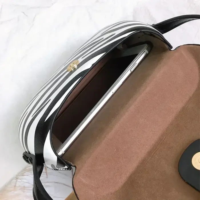 Sac messager en cuir PU brillant pour femmes