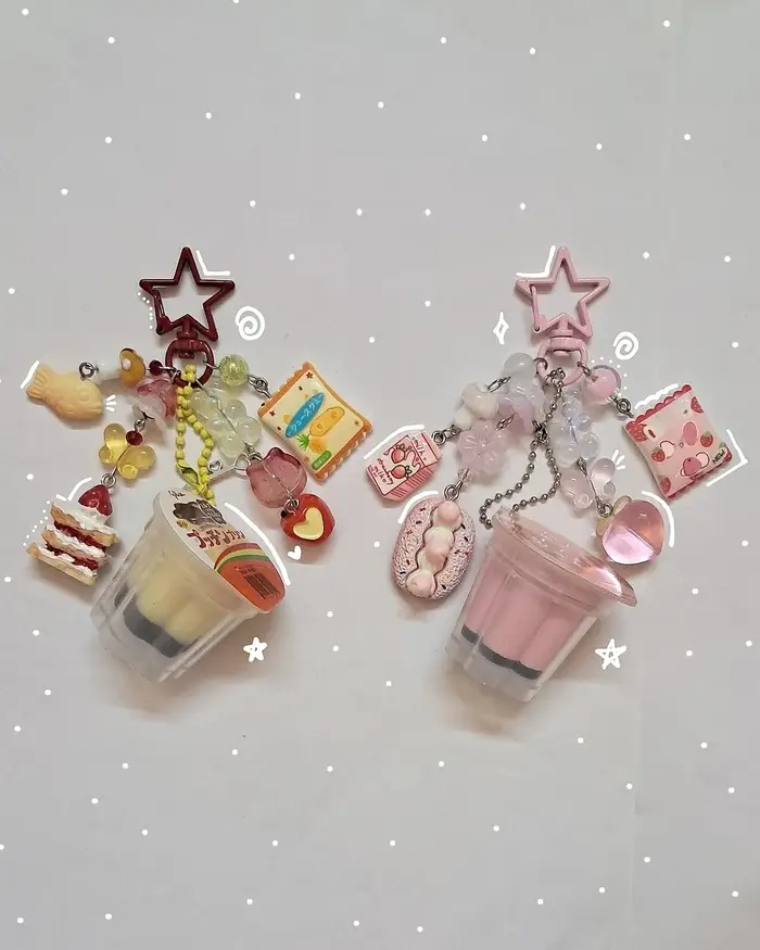 ` ° Breloques de sac en forme de pudding faites à la main et super mignonnes