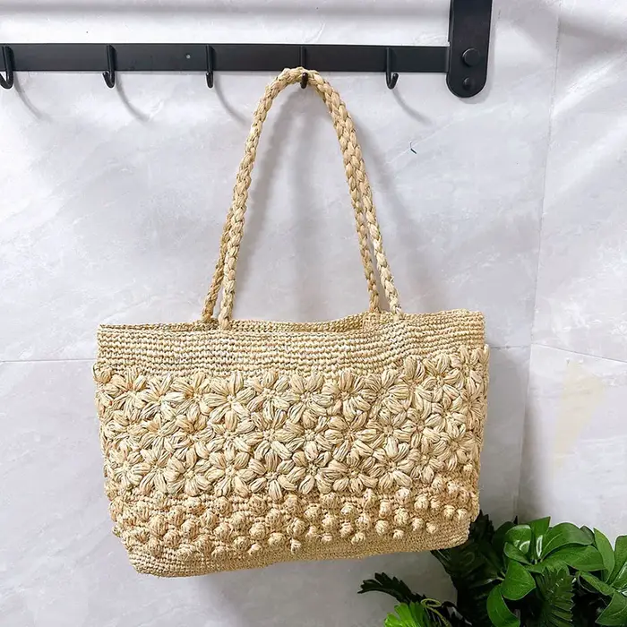 Sac fourre-tout bohème en raphia tressé