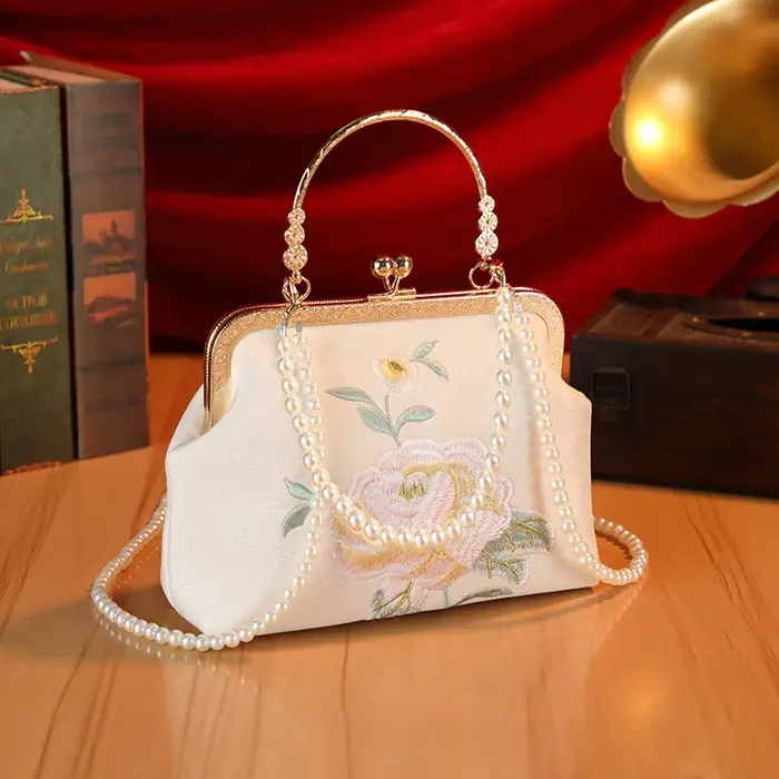 Sac de soirée élégant de Style Qipao brodé à fleurs avec chaîne