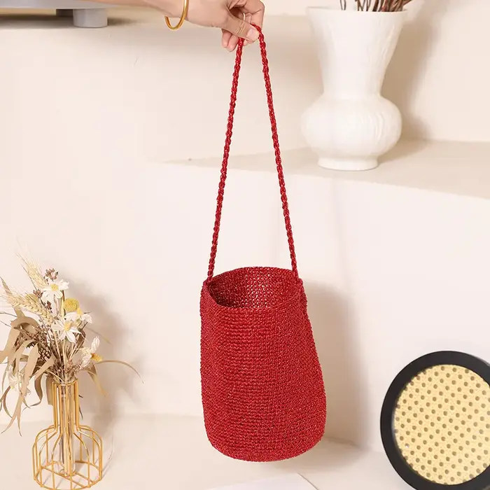 Sac seau décontracté grande capacité tressé à la main, couleur unie, design en paille avec liseré métallique, sac à bandoulière bohème fait main pour la plage