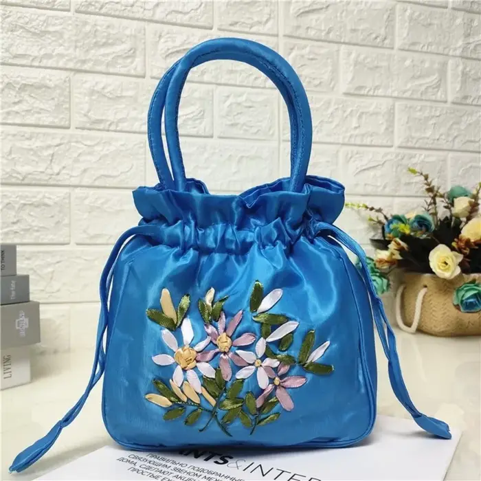 Sac seau pour femme à motif floral brodé
