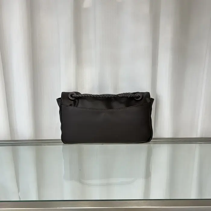 VM FASHIO NKISS Sac sous les bras pour femme Sac à bandoulière semi-abatte de couleur unie Sac
