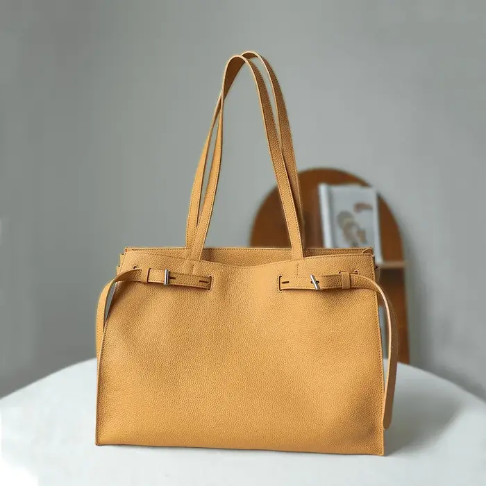 Femmes fourre-tout pochette d'ordinateur 2025 nouveau luxe en cuir véritable banlieue sac à main femme grande capacité minimaliste ordinateur sac à bandoulière