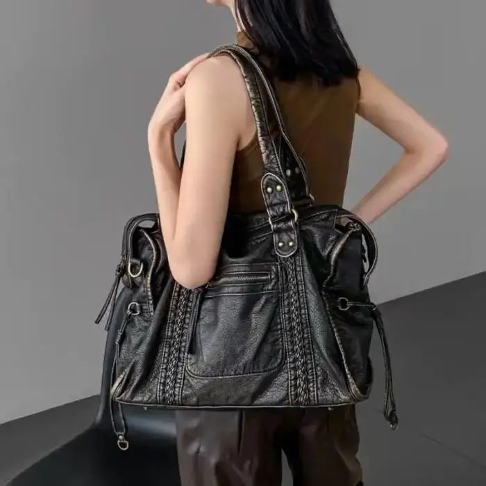 Grand fourre-tout de style punk en cuir souple