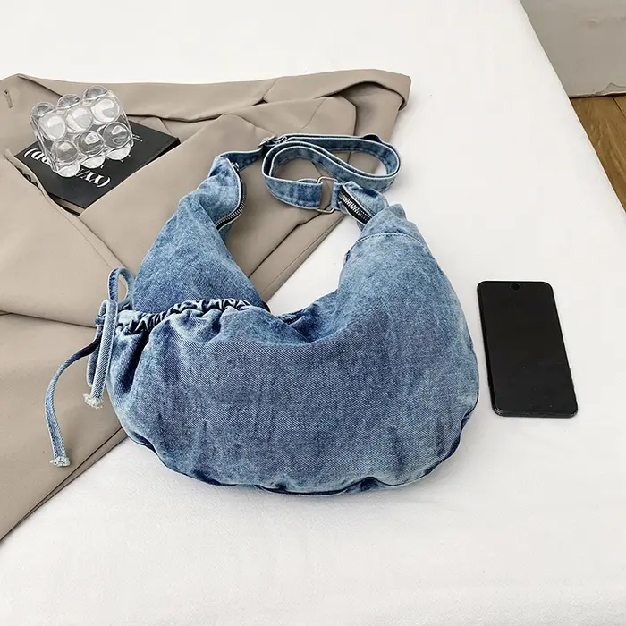 Sac hobo en jean délavé pour femme