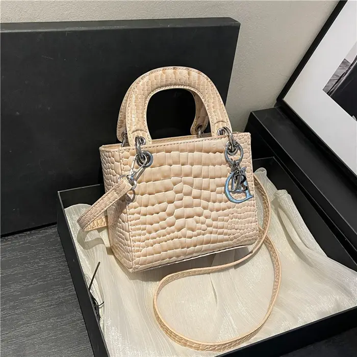 Sac à bandoulière élégant en cuir pour femme
