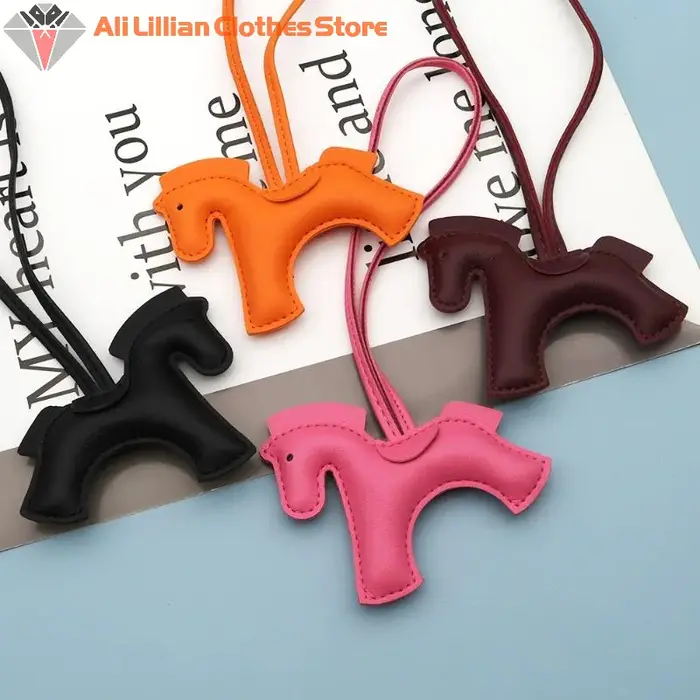 Mini pendentif poney en cuir PU pour femmes