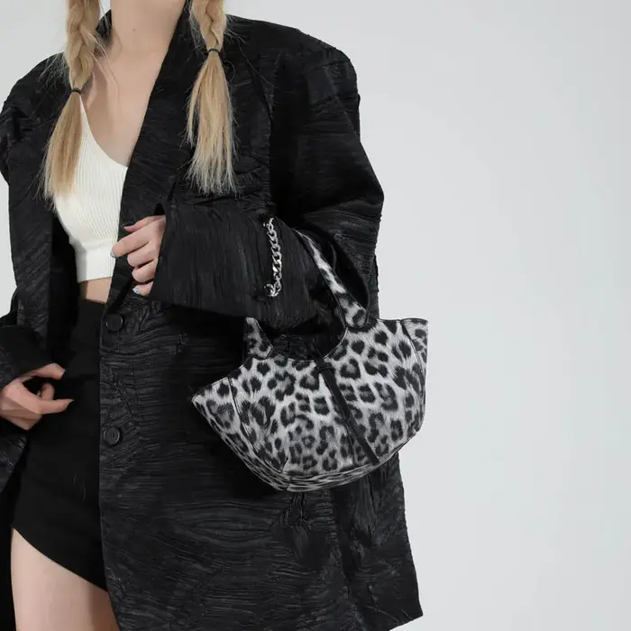 Mini sacs à bandoulière en cuir PU pour femmes, sacs à main initiés, sacs à main pour filles, téléphone pour dames, sacs de créateurs simples, E27, nouveau, 2025
