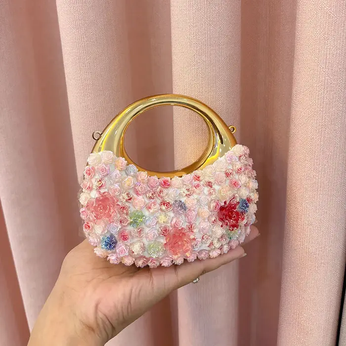 Mini sac en acrylique à fleurs brillantes