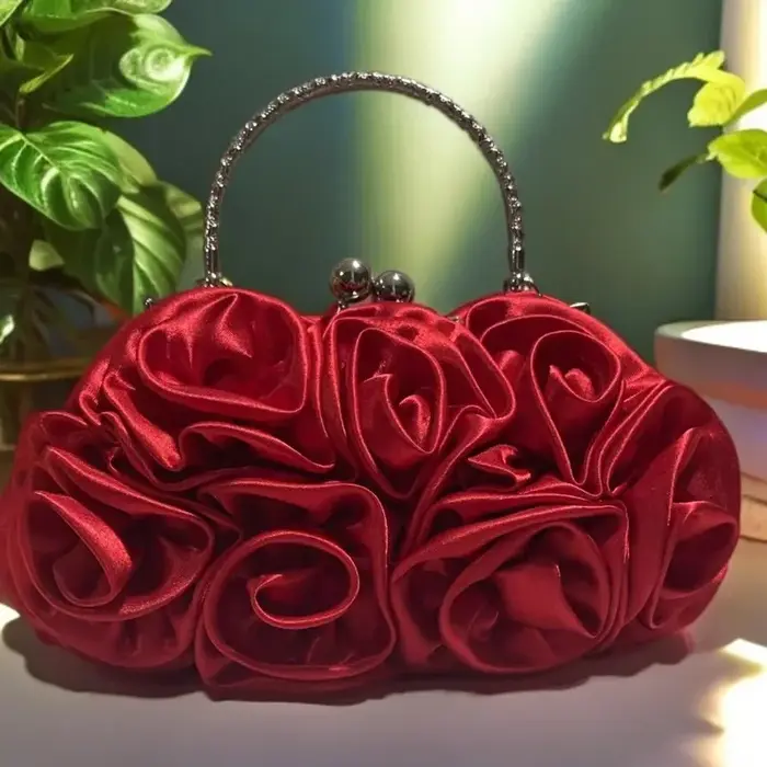 Pochette à fleurs en Satin