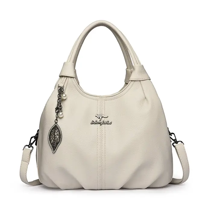 Sac à main hobo en cuir de litchi souple