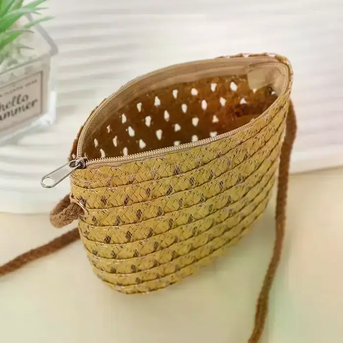 Sac à bandoulière tressé à la main en paille
