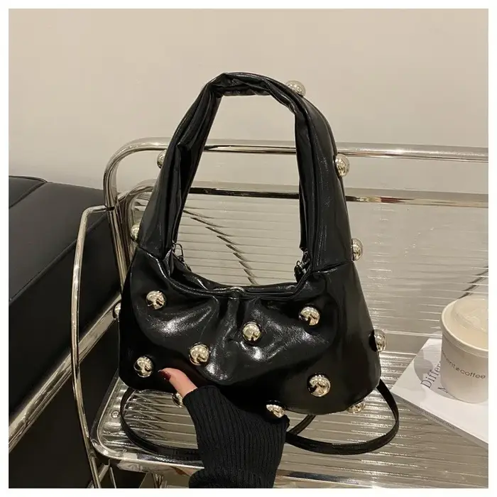 Sac à bandoulière clouté en cuir PU