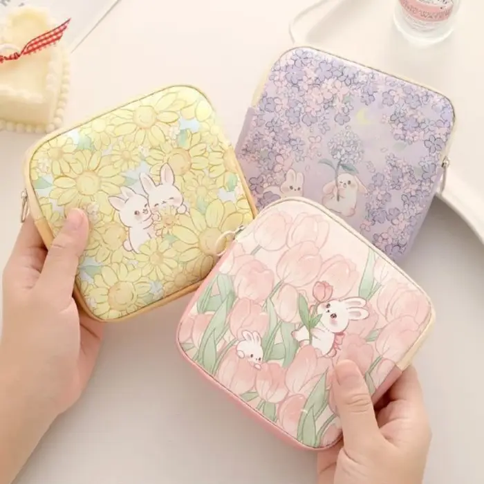 Pochette de soins féminins portables