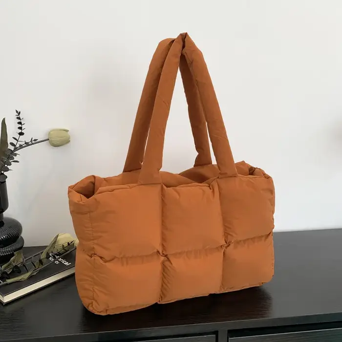 Sac à carreaux matelassé pour femmes