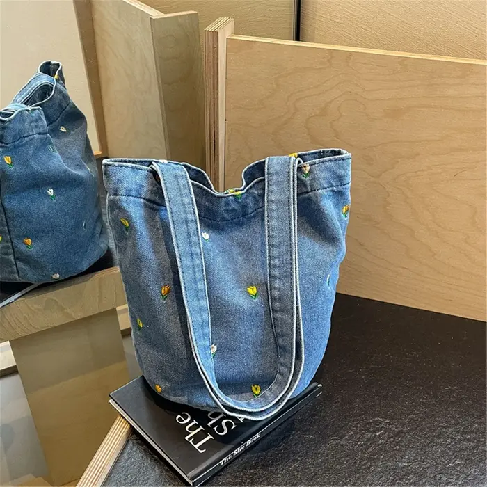 Sac fourre-tout en denim brodé pour dames
