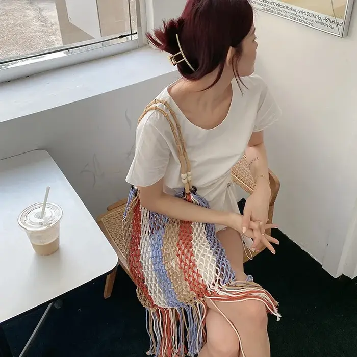 Sacs en résille bohème à pompon pour femmes