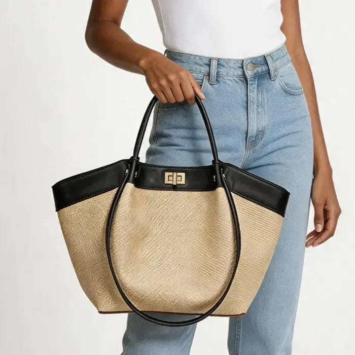 Sac fourre-tout en rotin tressé avec détails d'ailes