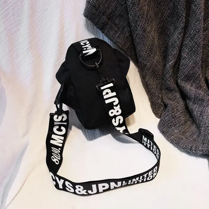 Sac messager tendance avec lettres de rue imprimées