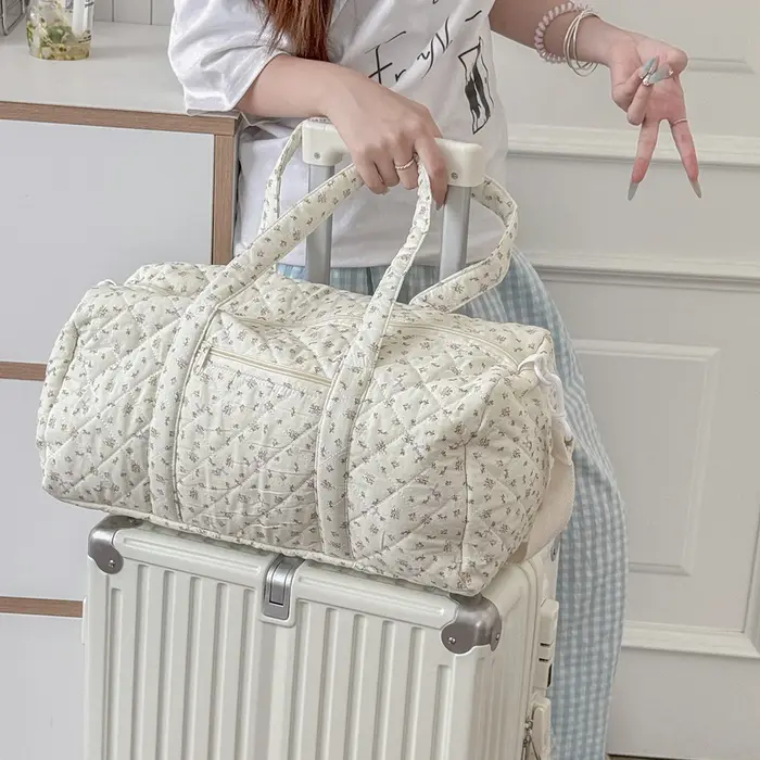 Sac de voyage léger matelassé à fleurs de grande capacité