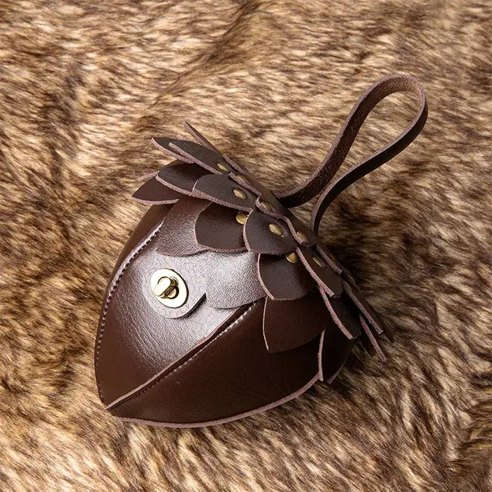 Sac à main en forme de pomme de pin