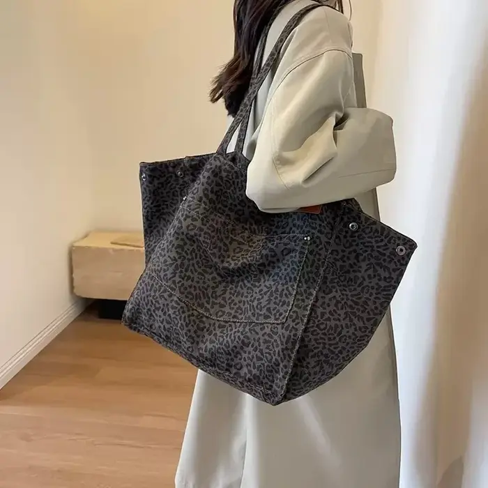 Sac fourre-tout à motif léopard