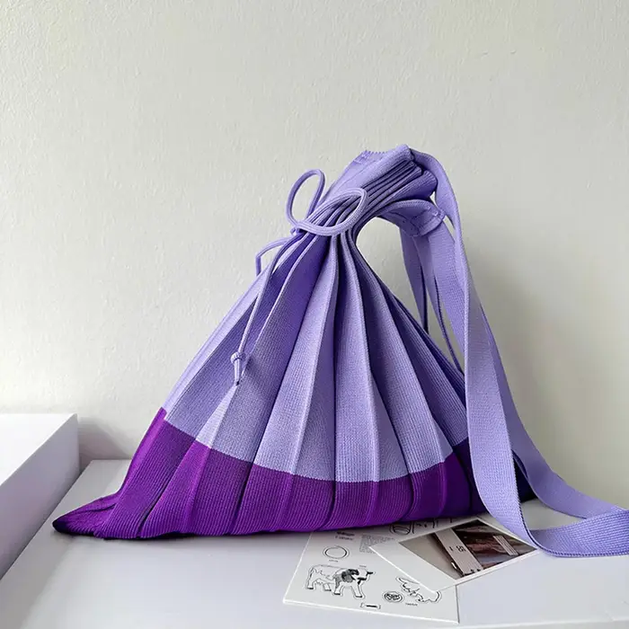 Sac à main en tricot pliable