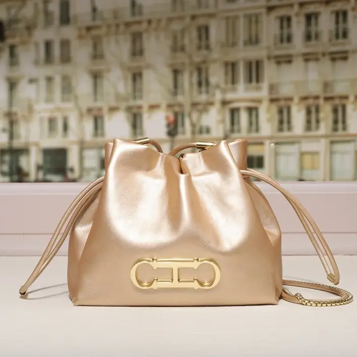 Sac seau tendance CH Fashion avec lettres