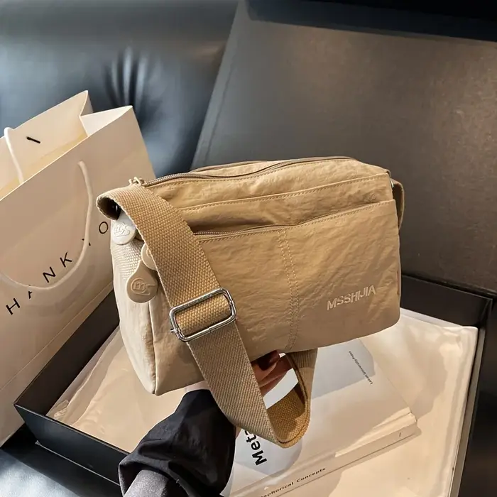 Sac à main beige élégant