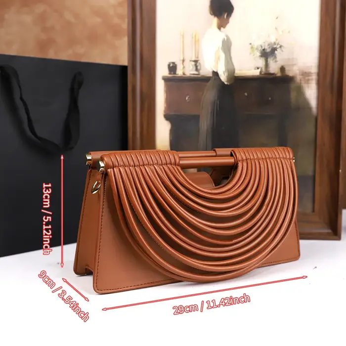 Le nouveau sac tissé à main avec lignes 2025 est un sac à main unique