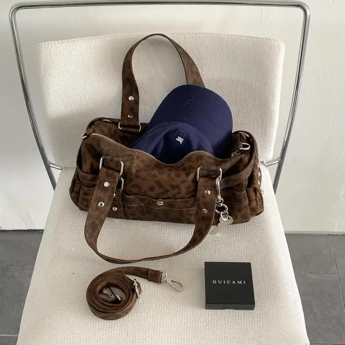 Sac à main vintage léopard à rivets, sacoche Boston décontractée en forme de baril pour femme, sac à