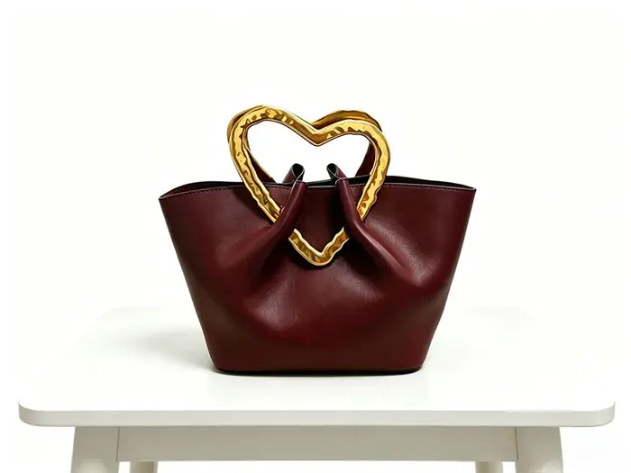 Sac fourre-tout exquis en cuir souple bordeaux