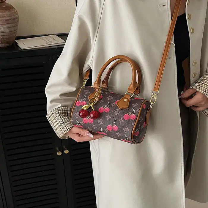 Sac Boston à imprimé cerises mignon