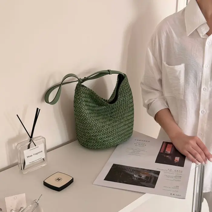 Sac Hobo Tressé en Cuir Véritable Mendy