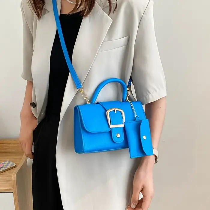 Nouveau 2025 printemps femmes sac diamant chaîne épaisse sacs à main petit carré épaule sac de messager Klein bleu mode sac à bandoulière