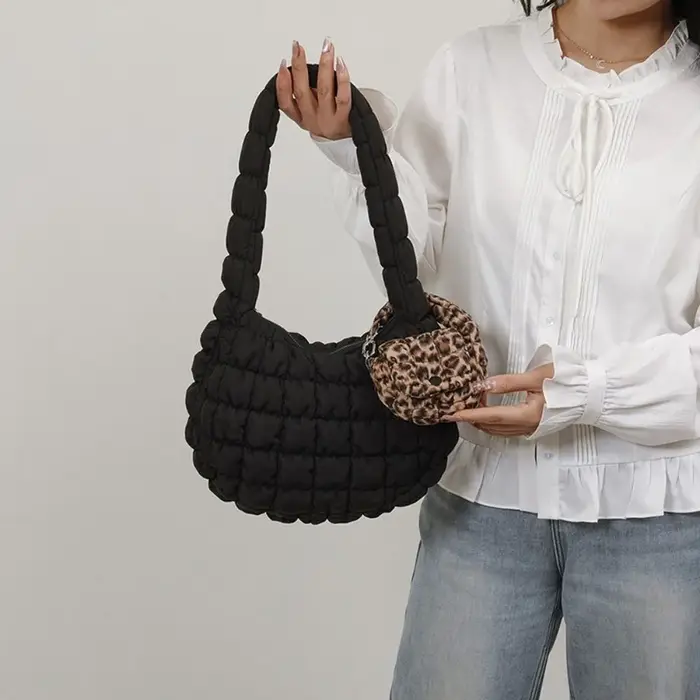 Mini sac nuage plissé de couleur unie
