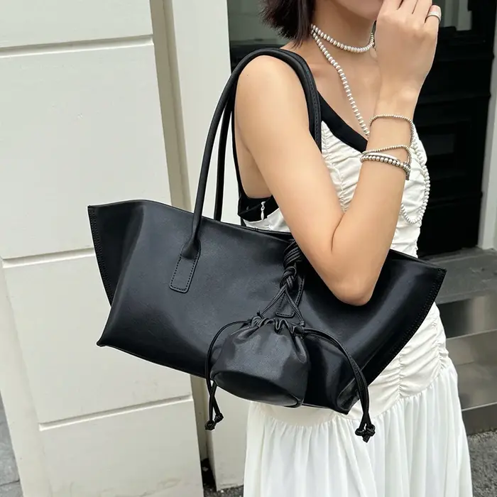 2026 Marque de luxe Design Sac fourre-tout en cuir suédé Femmes Casual Peau de grande capacité Sacs à bandoulière