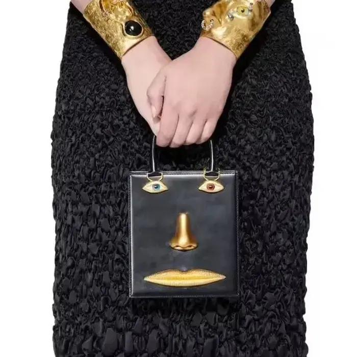 Sac à main de soirée vintage de luxe pour femme en cuir PU, motif visage en métal doré, sac à bandou
