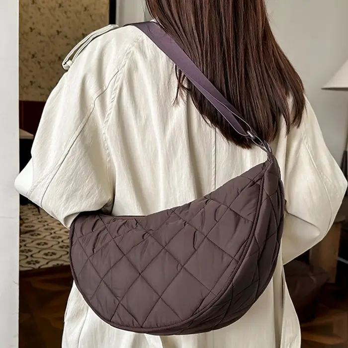 Sac à bandoulière matelassé à grille de diamant
