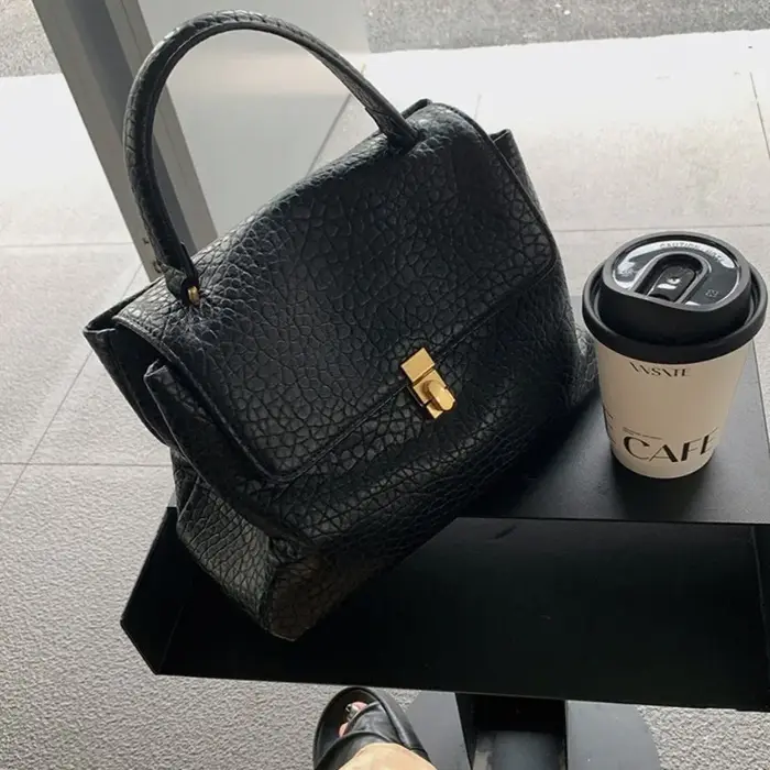 Sac fourre-tout minimaliste en cuir souple