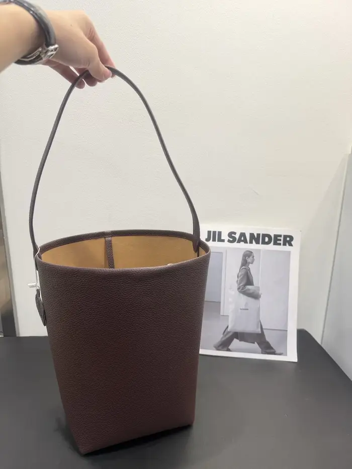 Nouveau Sac à Main Femme 2026 – Sac Seau Noir Simple et Polyvalent, Sac Cylindrique Exquis, Tendance
